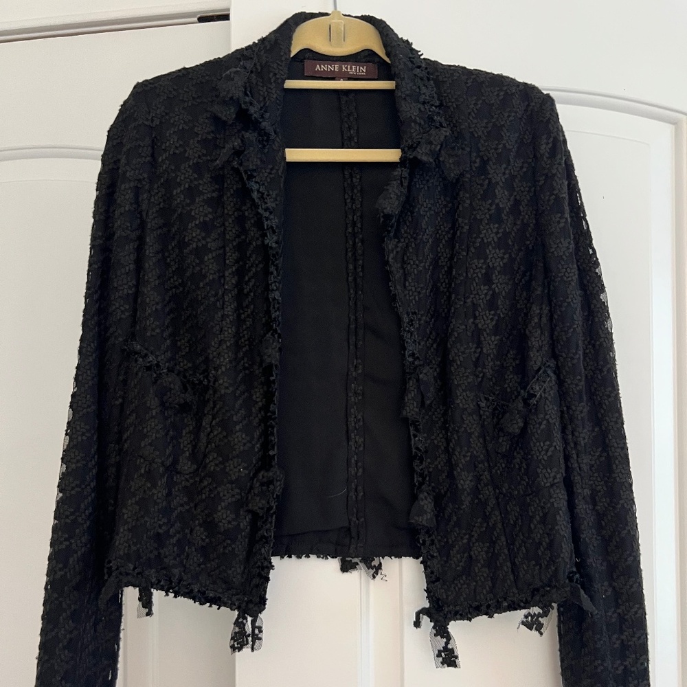 Anne Klein Dressy Jacket in Size 6. Excellent Condition